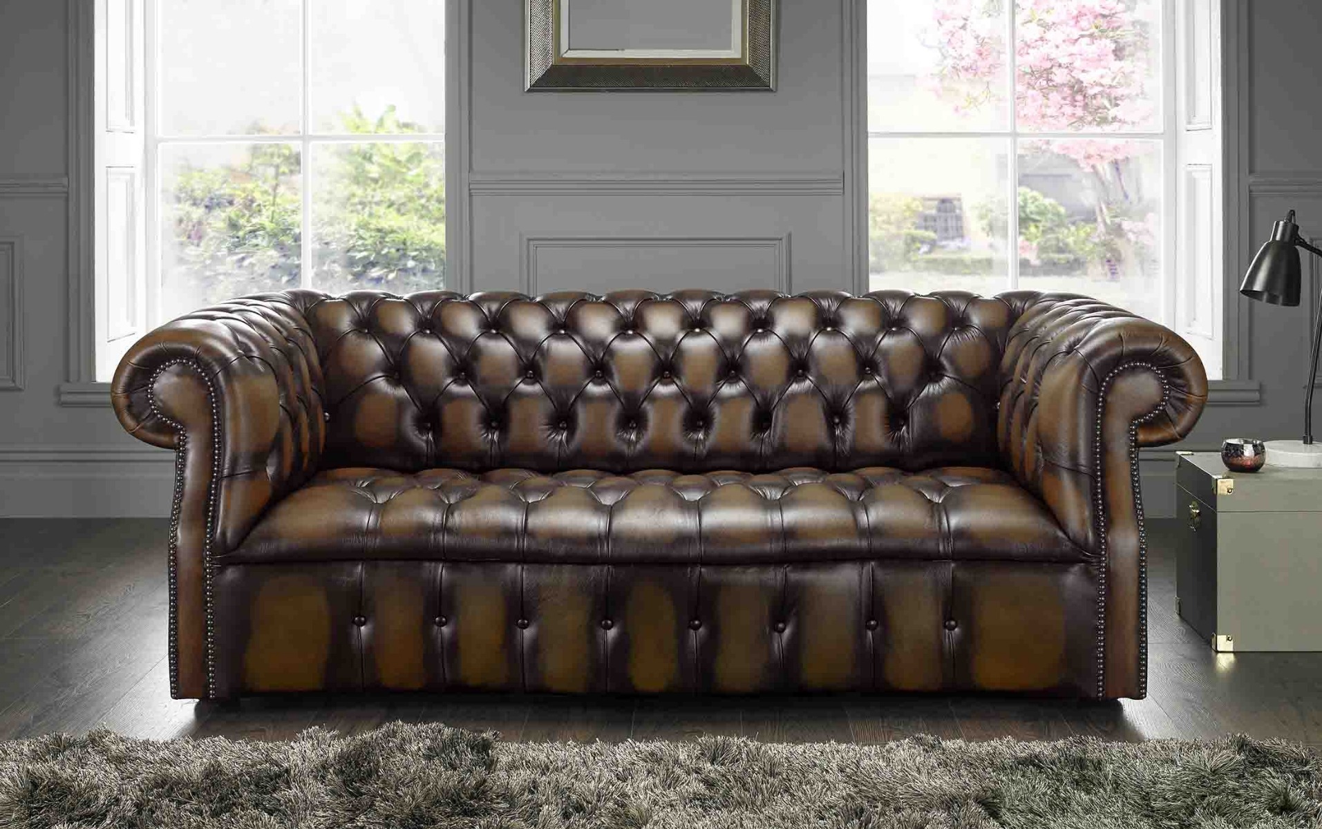 Product photograph of Chesterfield Classic Richmond Settee from Chesterfield Sofas